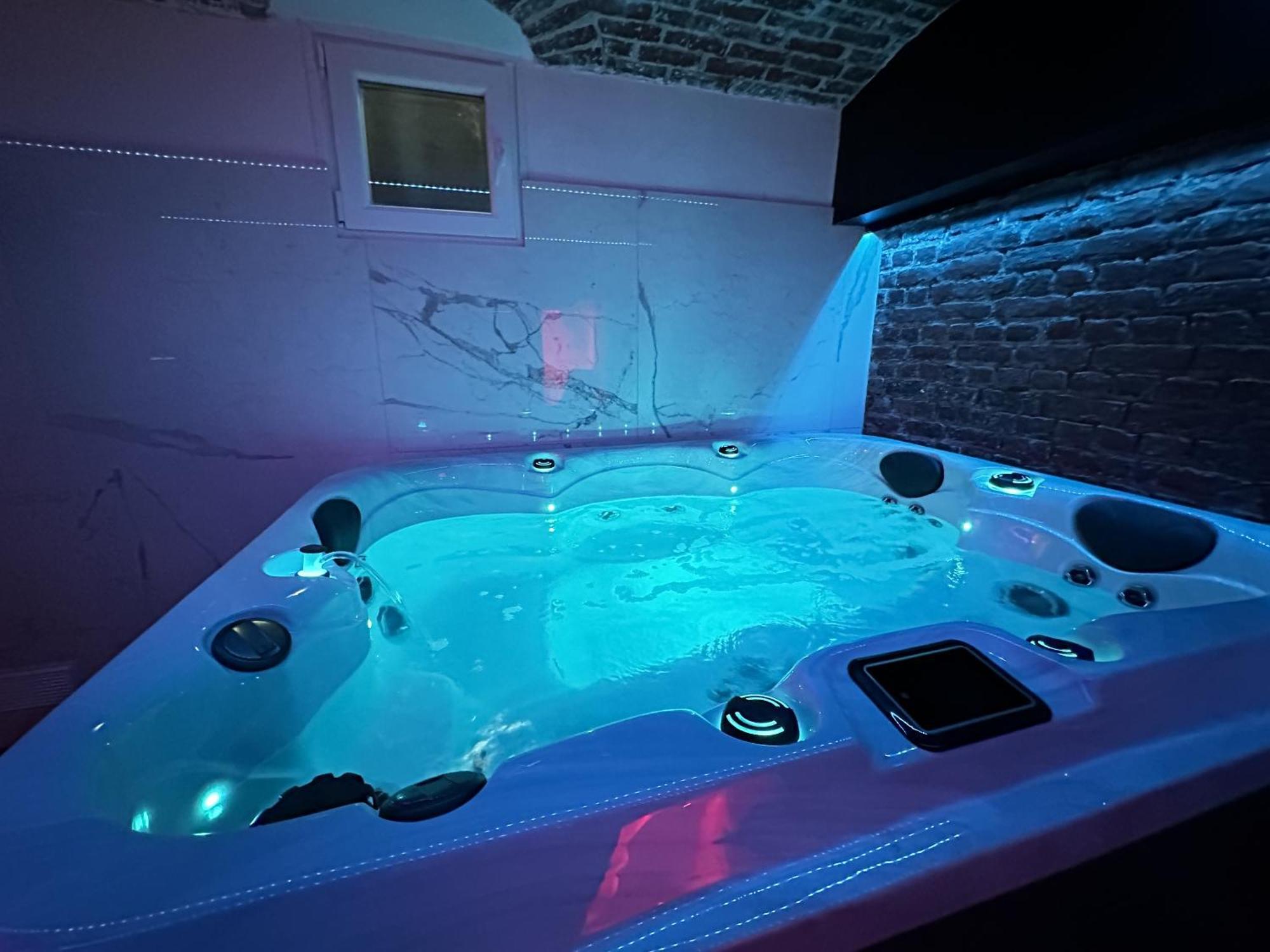 Le Bijou - Appartement, Sauna Et Jacuzzi - Lille Kültér fotó