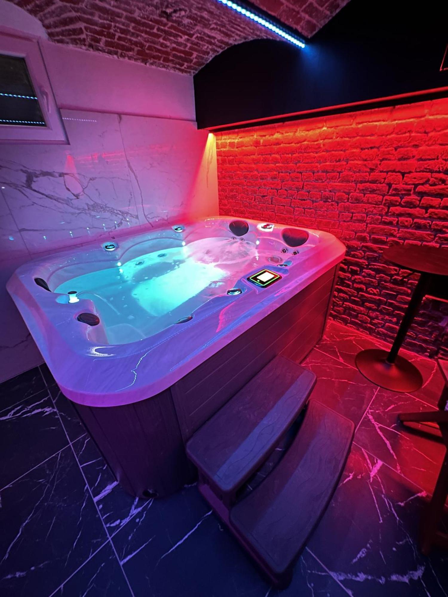 Le Bijou - Appartement, Sauna Et Jacuzzi - Lille Kültér fotó