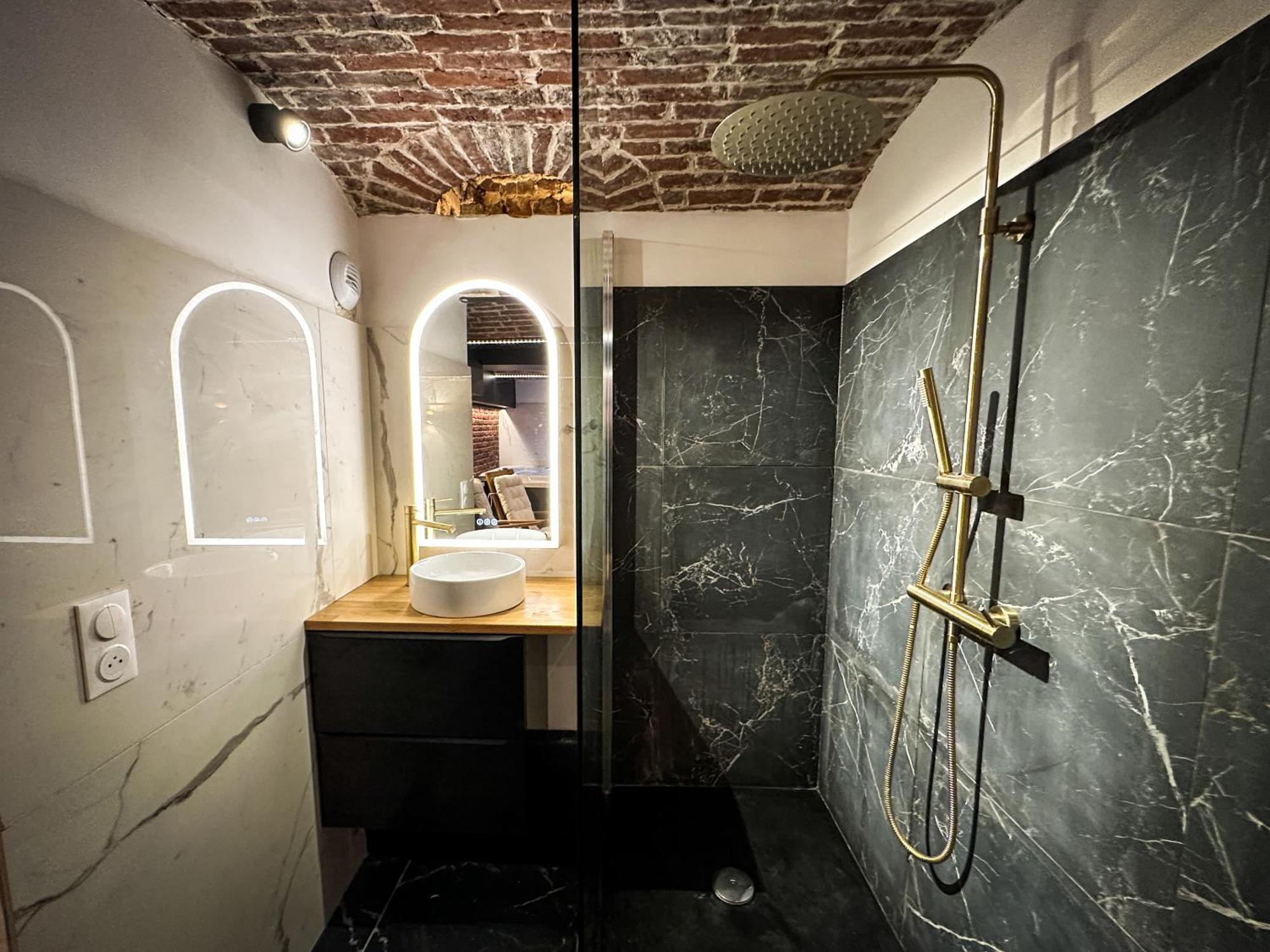 Le Bijou - Appartement, Sauna Et Jacuzzi - Lille Kültér fotó