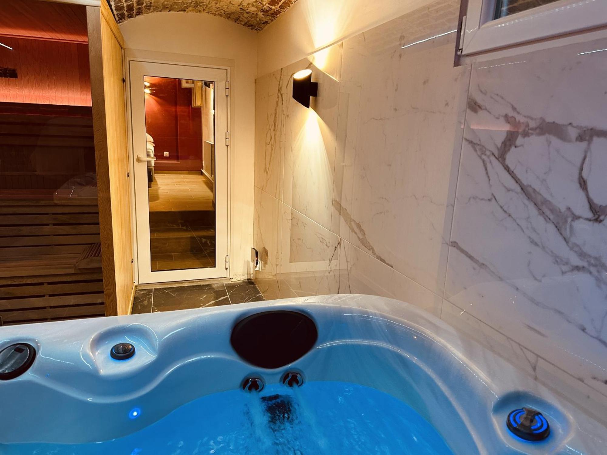 Le Bijou - Appartement, Sauna Et Jacuzzi - Lille Kültér fotó